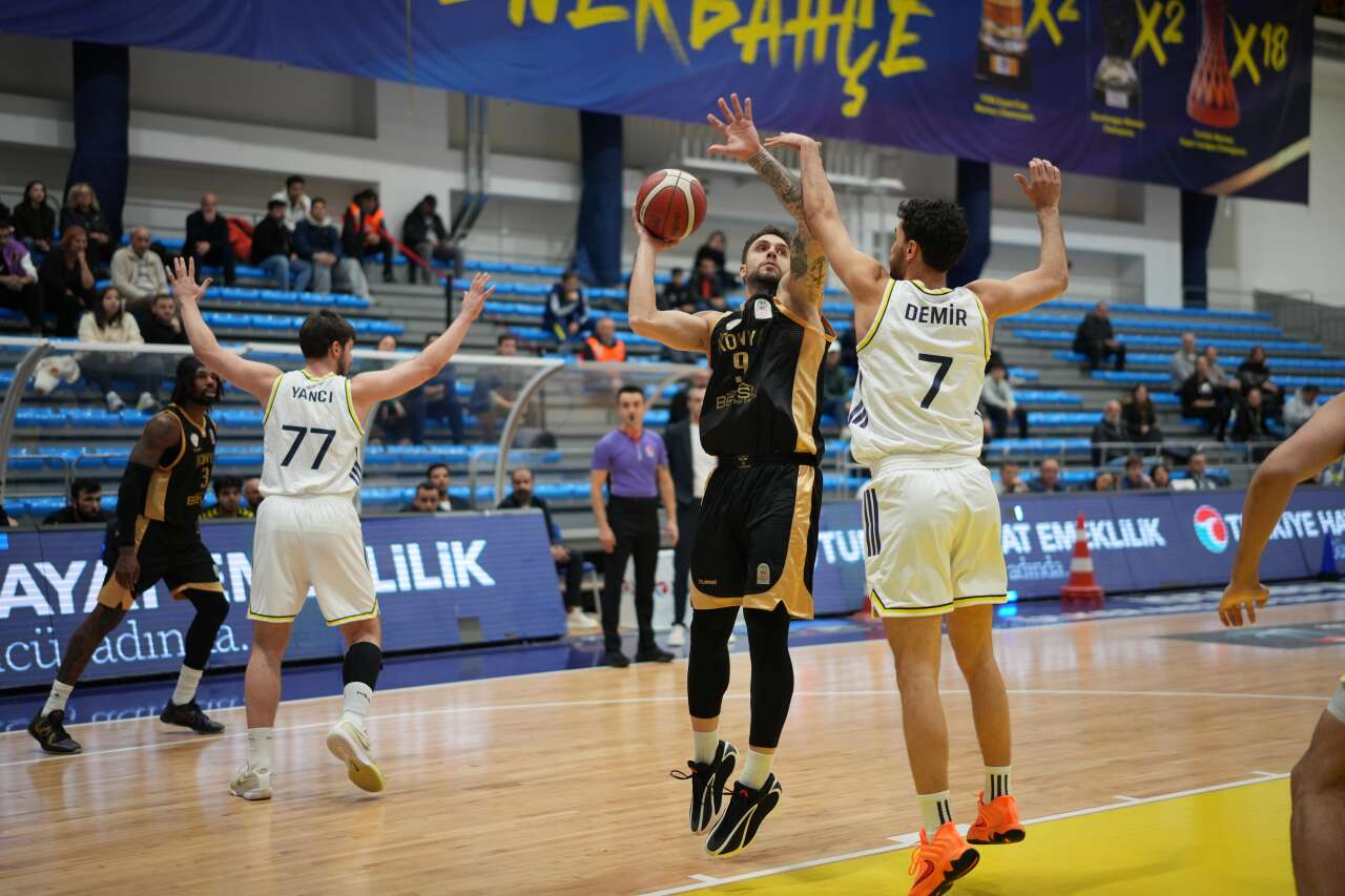 Konya’nın dev adamları, Fenerbahçe’yi evinde yendi 1